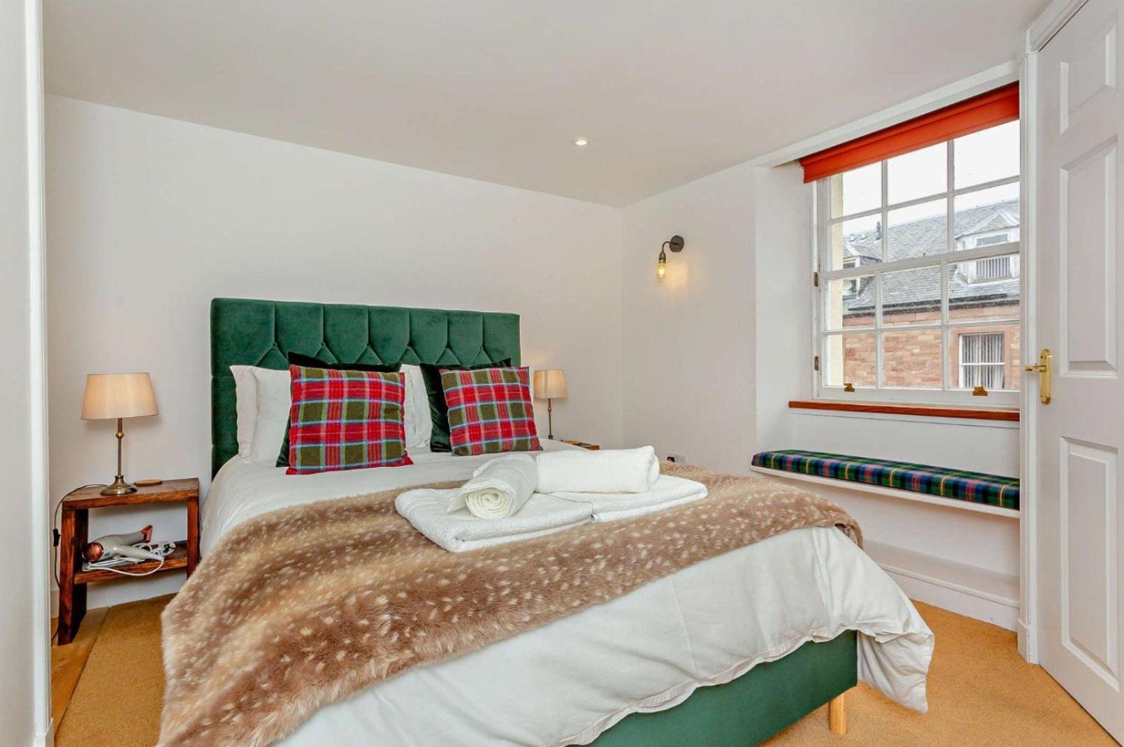 Jacobite'S Retreat, 17Th Century Cottage In The Heart Of Inverness Exteriér fotografie
