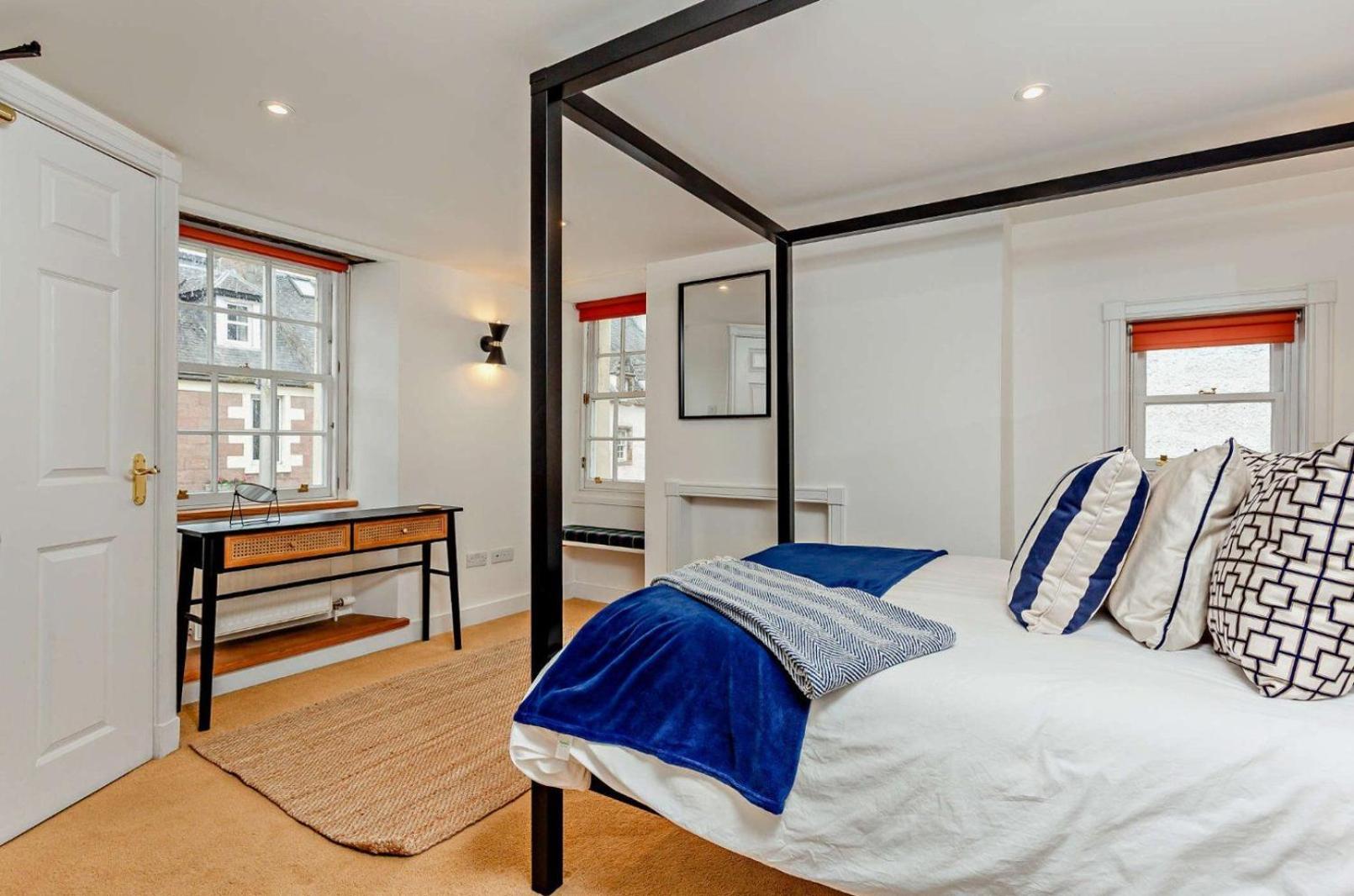 Jacobite'S Retreat, 17Th Century Cottage In The Heart Of Inverness Exteriér fotografie