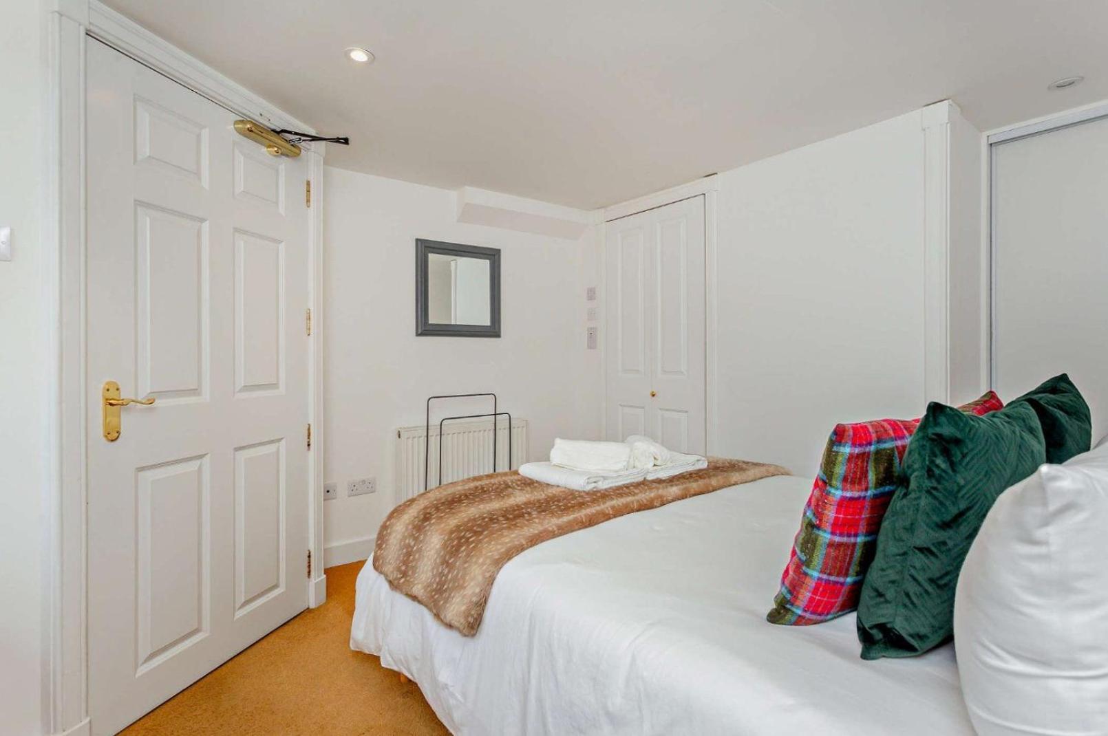 Jacobite'S Retreat, 17Th Century Cottage In The Heart Of Inverness Exteriér fotografie